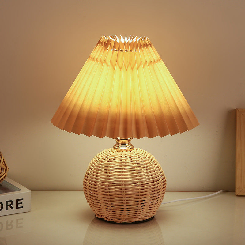 Scandinavian Table Lamp with Fabric Shade – USB & Infinitely Dimmable