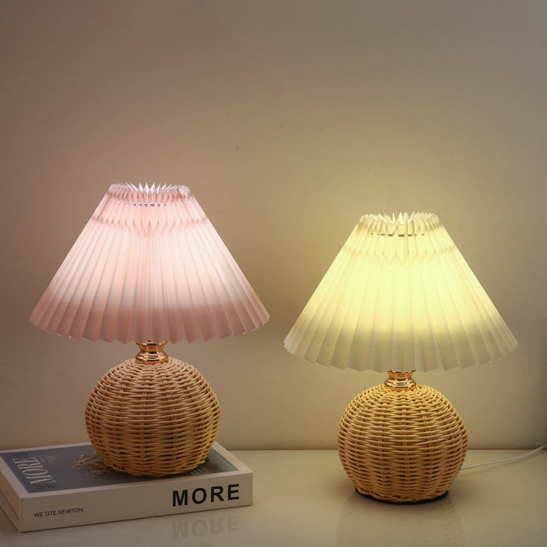 Scandinavian Table Lamp with Fabric Shade – USB & Infinitely Dimmable