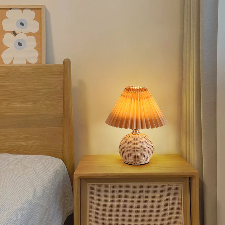 Scandinavian Table Lamp with Fabric Shade – USB & Infinitely Dimmable