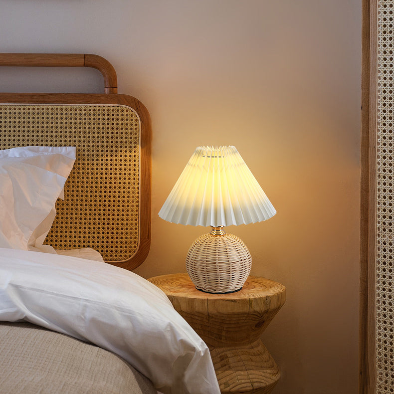 Scandinavian Table Lamp with Fabric Shade – USB & Infinitely Dimmable