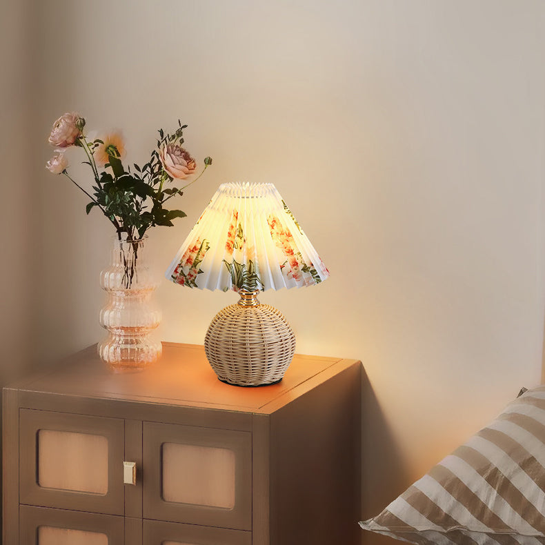 Scandinavian Table Lamp with Fabric Shade – USB & Infinitely Dimmable