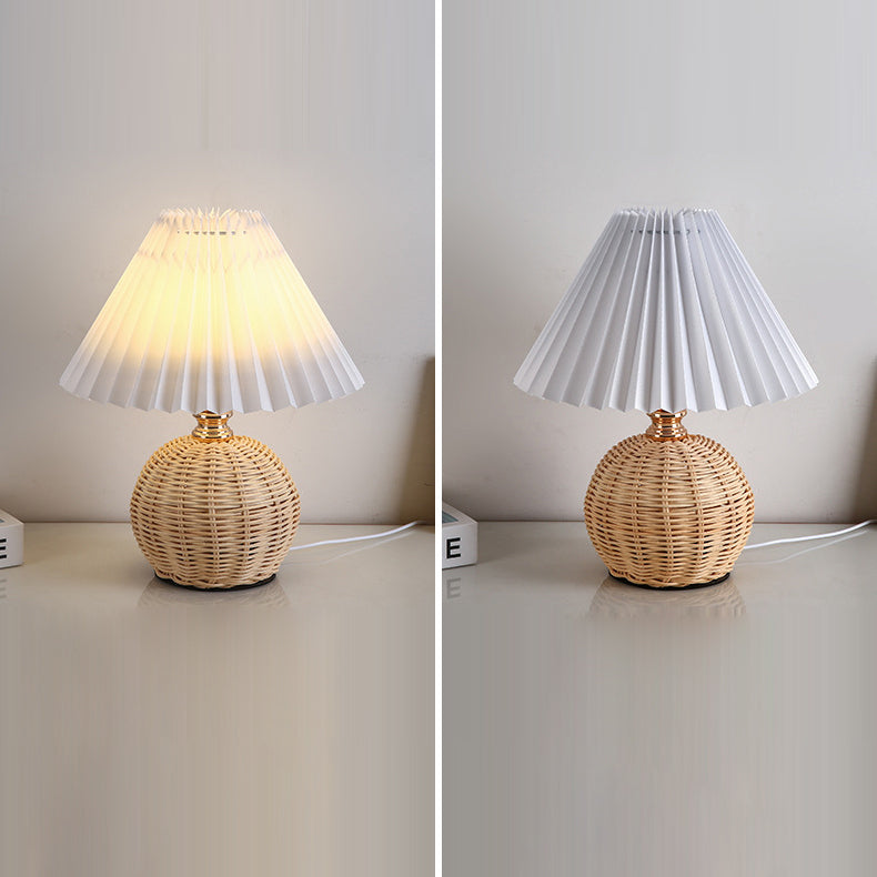 Scandinavian Table Lamp with Fabric Shade – USB & Infinitely Dimmable
