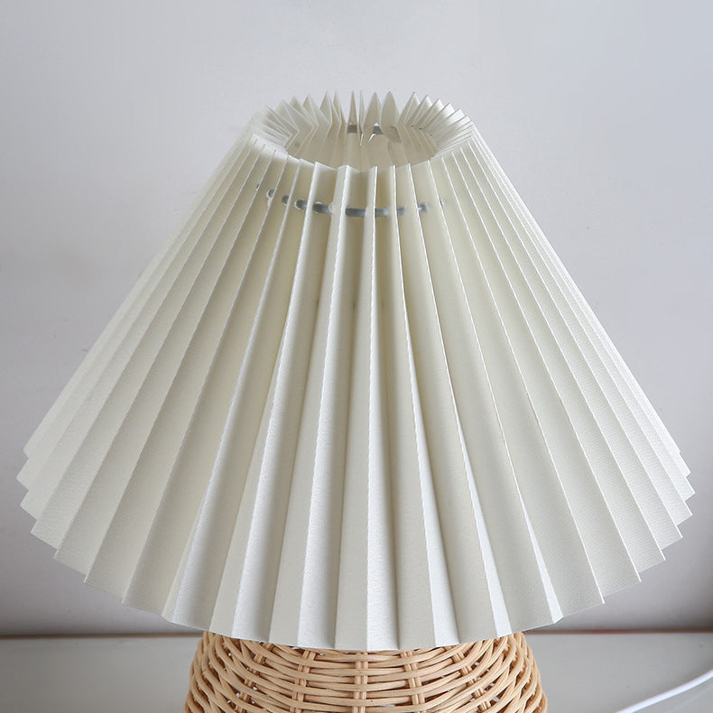 Scandinavian Table Lamp with Fabric Shade – USB & Infinitely Dimmable