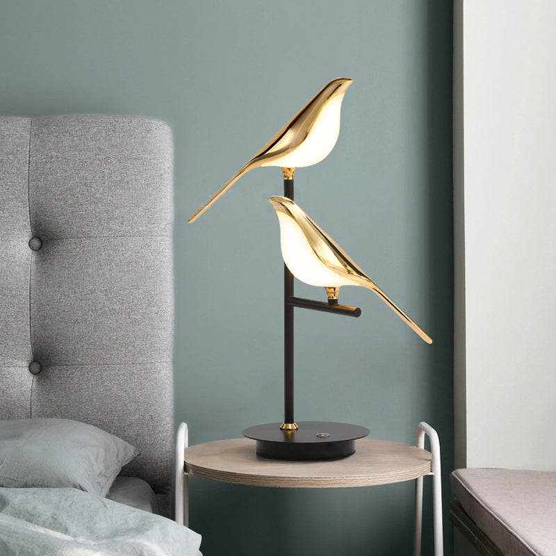 Chiraya – Sculptural Bird Lamp with LED and Unique Design