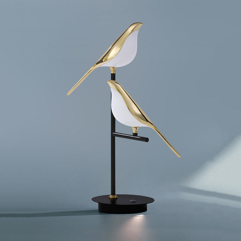 Chiraya – Sculptural Bird Lamp with LED and Unique Design