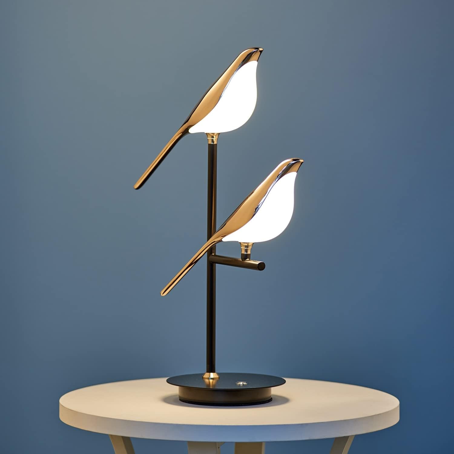 Chiraya – Sculptural Bird Lamp with LED and Unique Design