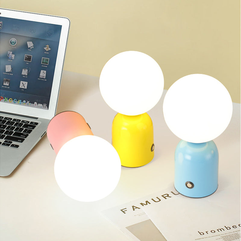 Minimalist LED Table Lamp – Plug-in, 2 W with Acrylic Shade