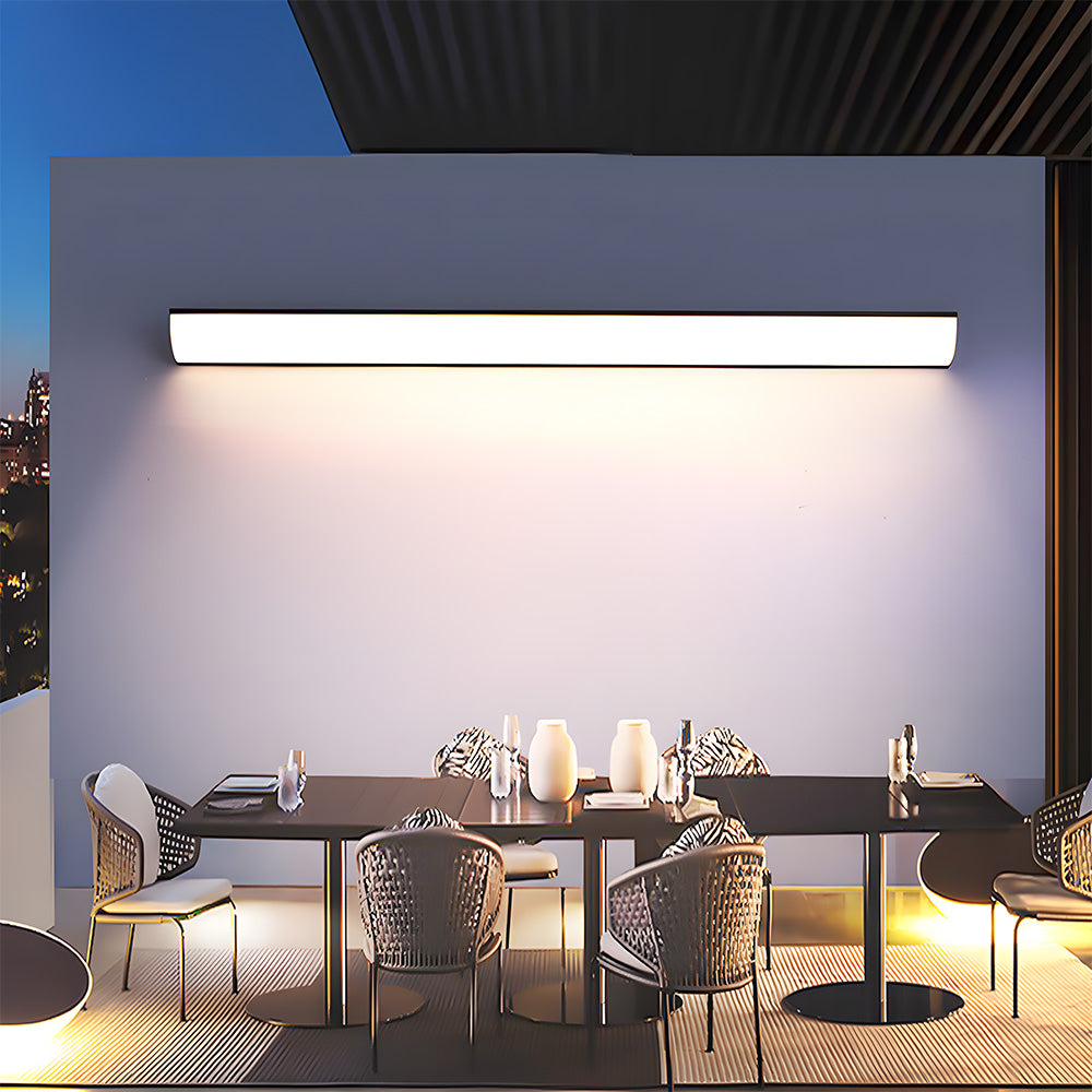 Elegant Outdoor Wall Lamp with LED & Slim Design (IP65)