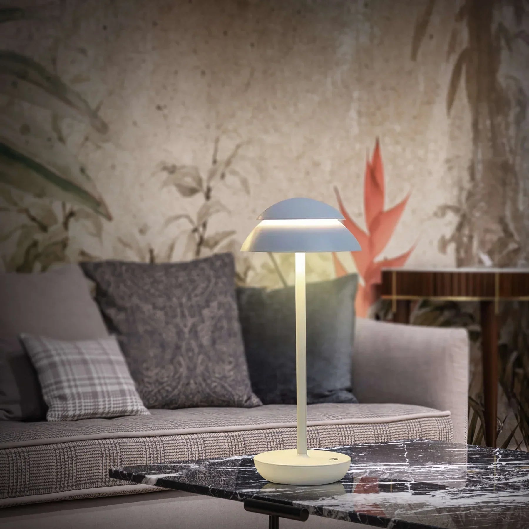 Stylish Aluminum Table Lamp with Dimmer Function