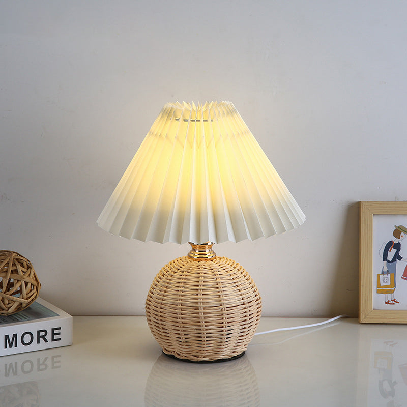 Scandinavian Table Lamp with Fabric Shade – USB & Infinitely Dimmable