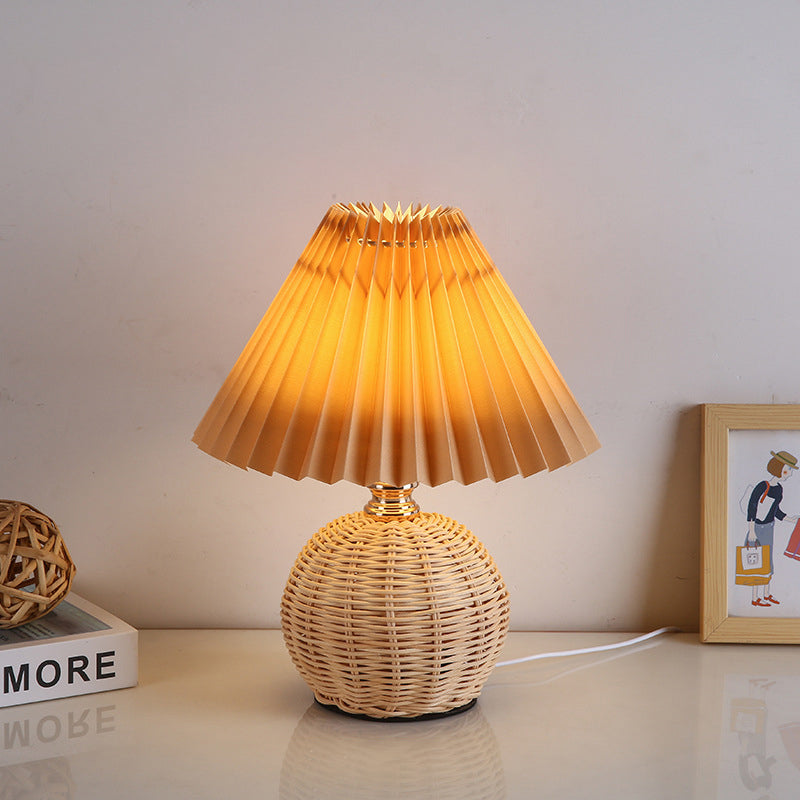 Scandinavian Table Lamp with Fabric Shade – USB & Infinitely Dimmable