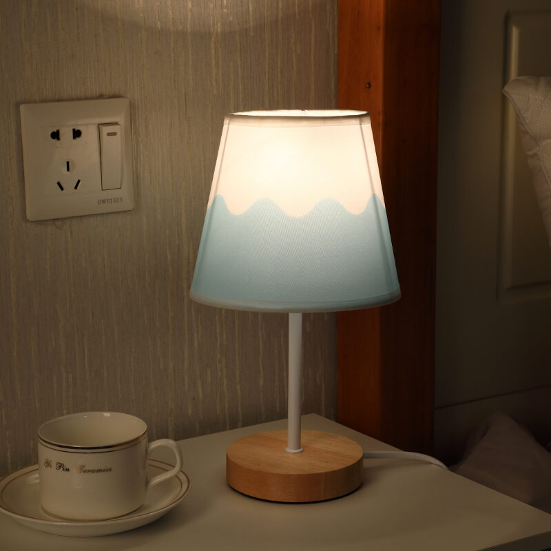 Scandinavian Modern Wooden Table Lamp with Integrated LED – USB Plug-In