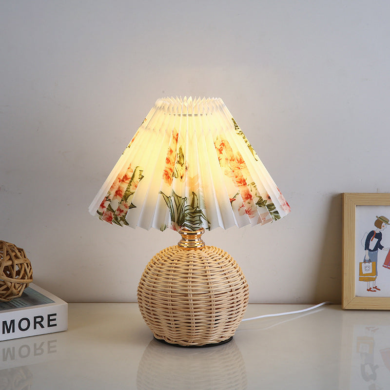 Scandinavian Table Lamp with Fabric Shade – USB & Infinitely Dimmable