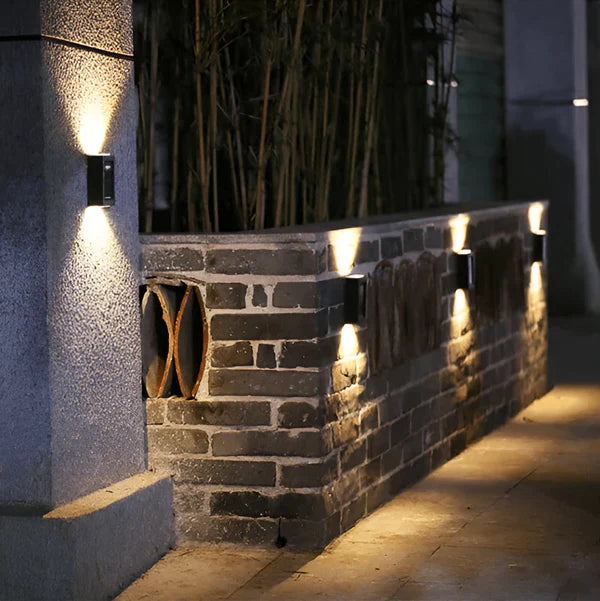 Elegant Solar Outdoor Lamp with Weatherproof & Energy-Efficient Design